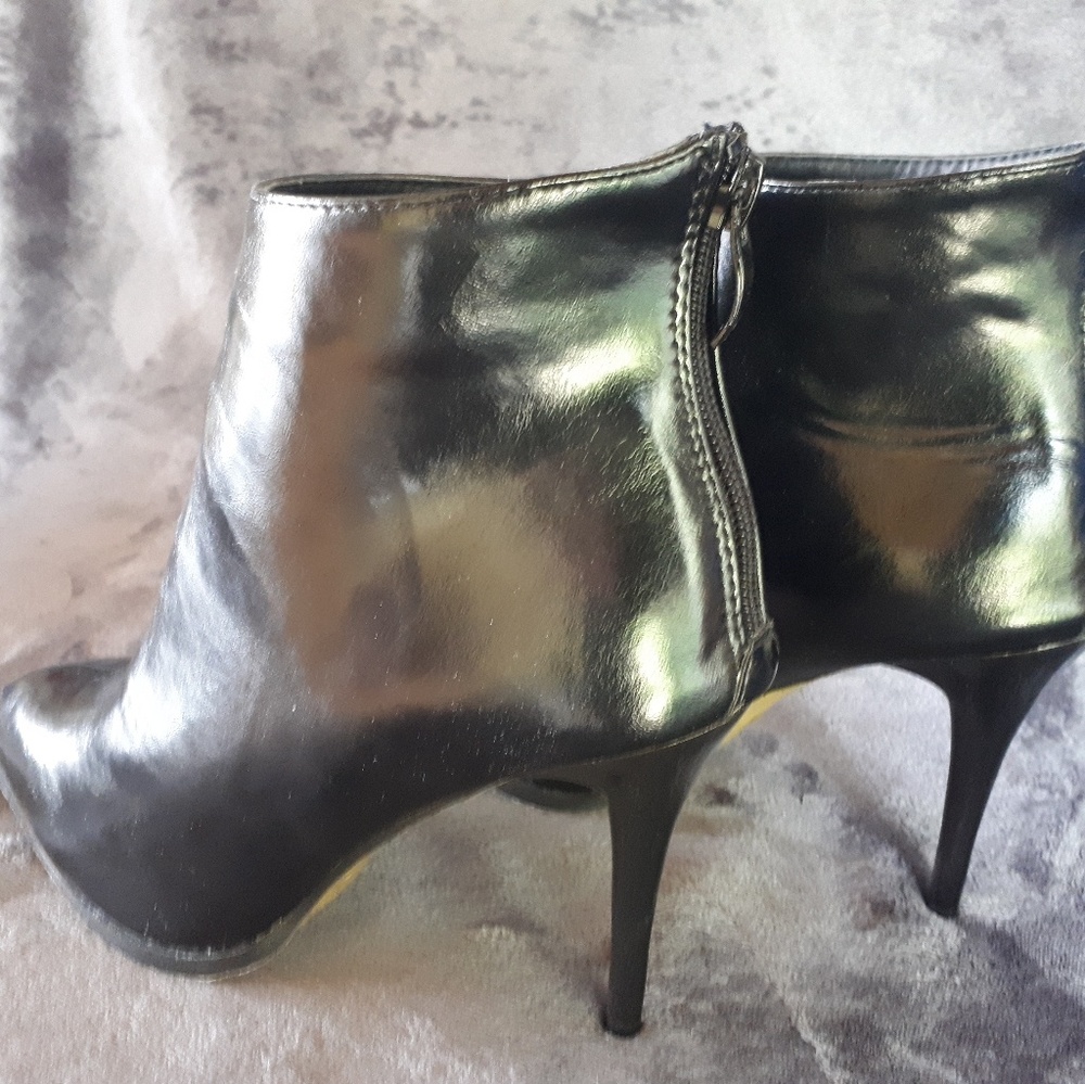 Brand NEW Booties